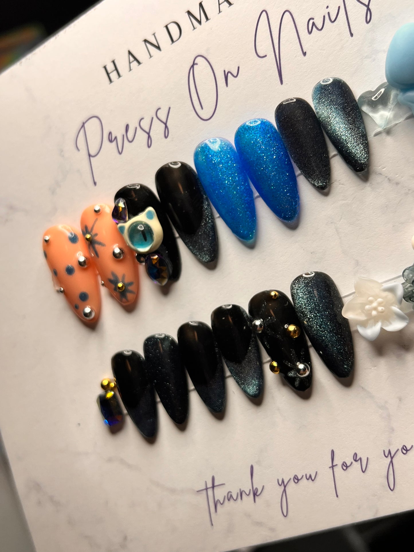 Cateye abstract Medium Almond